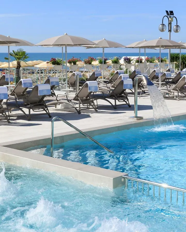 Hotel Cavalieri Palace & Suites ليدو دي يسولو