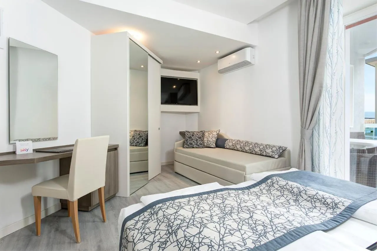 Hotel Cavalieri Palace & Suites ليدو دي يسولو