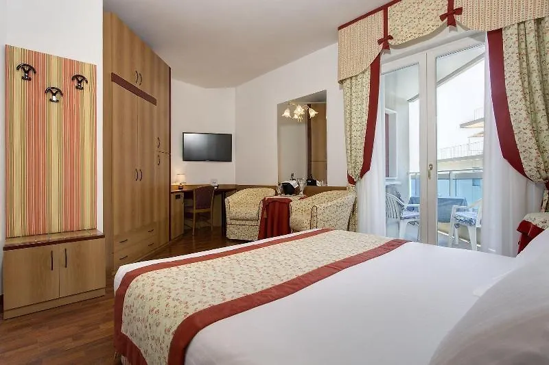Hotel Cavalieri Palace & Suites ليدو دي يسولو 4*,