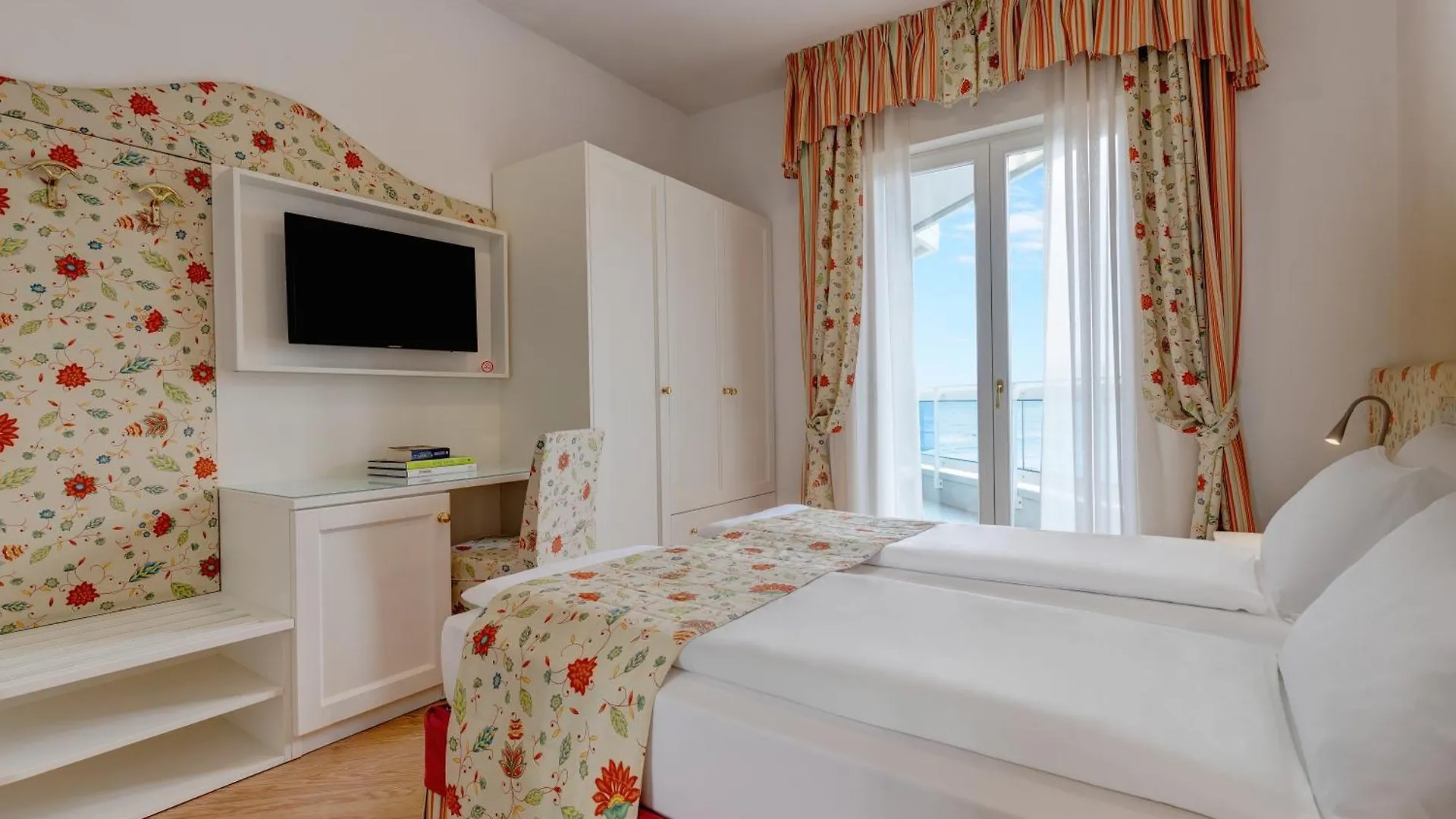 Hotel Cavalieri Palace & Suites ليدو دي يسولو
